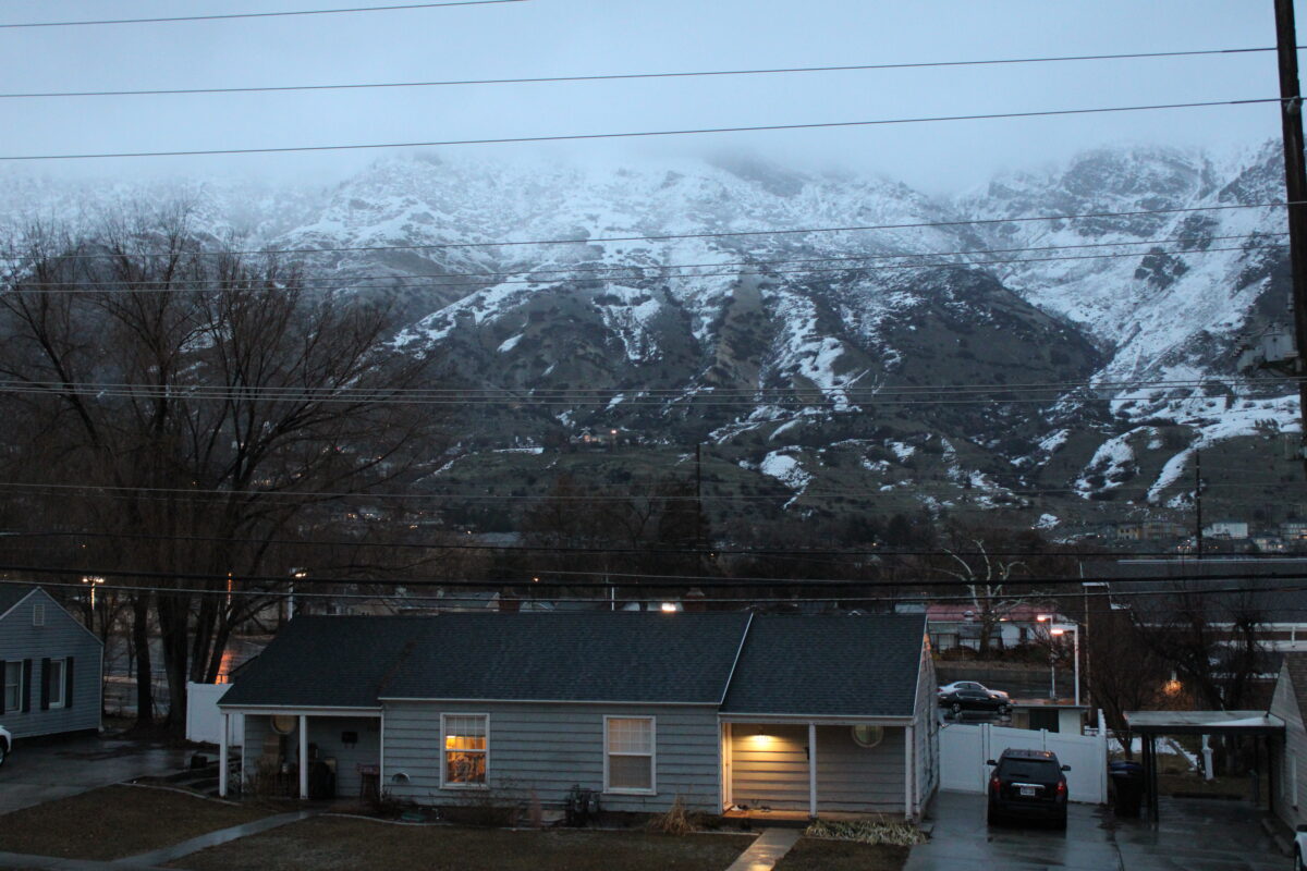 ‘Historic’ snowstorm gives Wasatch Front another taste of winter News, Sports, Jobs Daily Herald